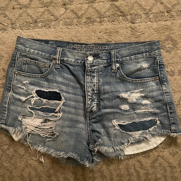 American Eagle Outfitters Pants - American Eagle Vintage Hi-Rise Distressed Festival Shorts Size 10